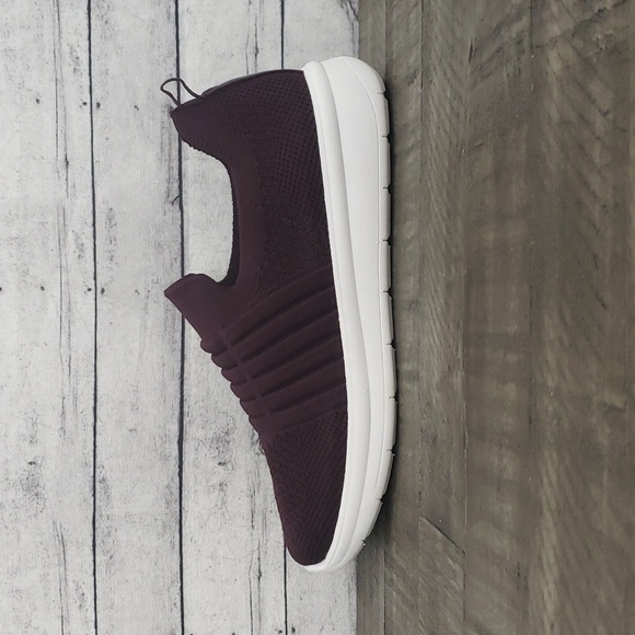 Clarks-Cloudsteppers Ezera Walk Slip-On Sneaker Burgundy Knit Size 9M - Picture 5 of 8